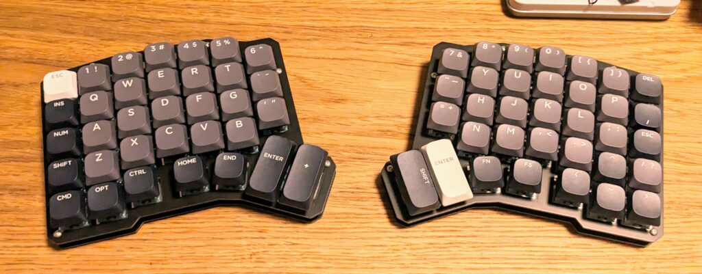 充実の品 Ergo68 組み立て済み キーキャップ・キースイッチ付属